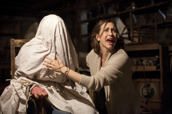 vera-farmiga-en-el-conjuro-_595_395_204593